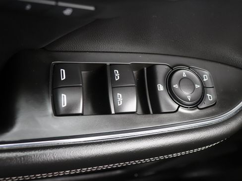 Used 2022 Buick Envision Avenir w/ Technology Package II image 53