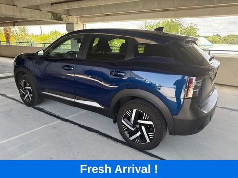 Used 2025 Nissan Kicks SV FWD image 14