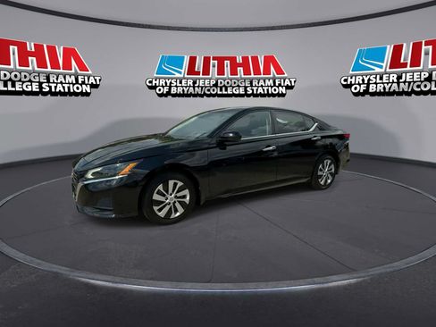 Used 2023 Nissan Altima 2.5 S FWD image 4