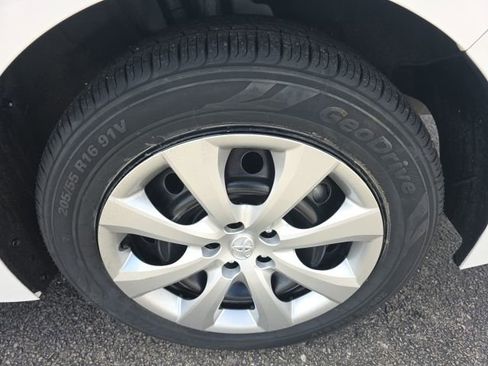 Certified 2024 Toyota Corolla LE image 6