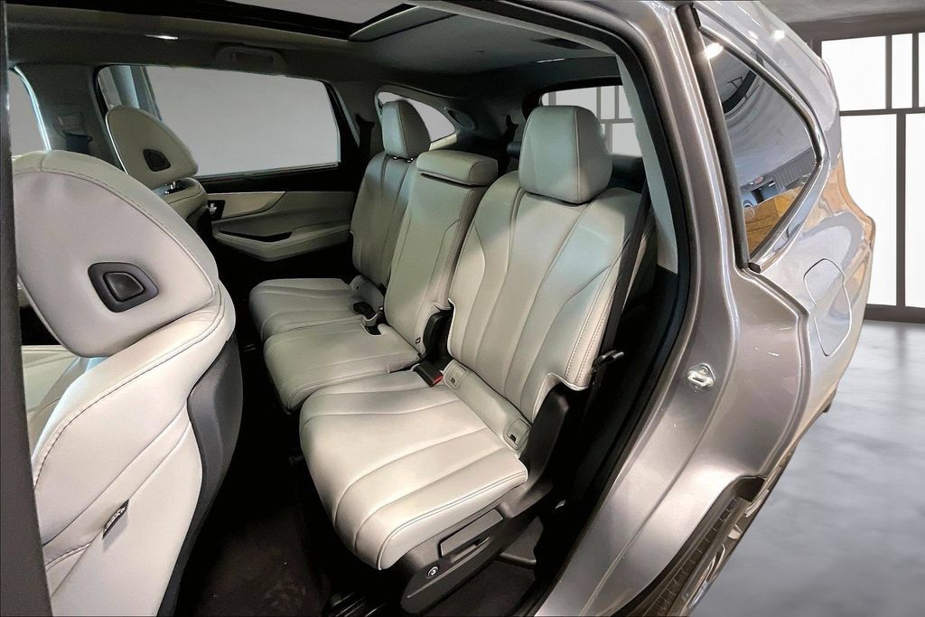 Used 2025 Acura MDX w/ Technology Package AWD/4WD image 23