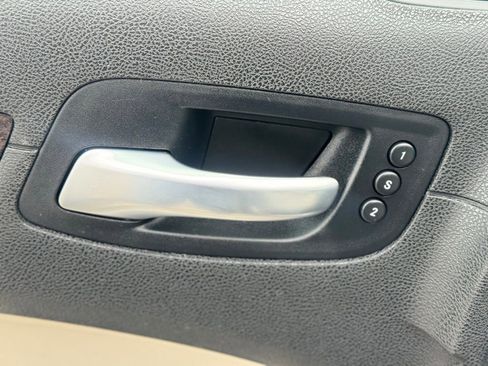 Used 2022 Chrysler 300 Touring L w/ Popular Equipment Group image 23