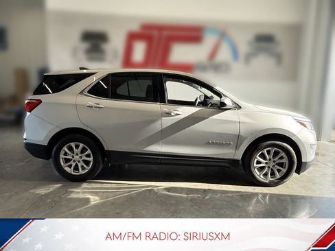 Used 2019 Chevrolet Equinox LT FWD image 3