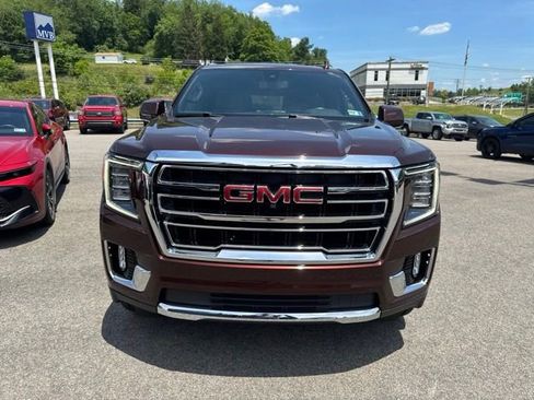 Used 2022 GMC Yukon SLT w/ SLT Premium Package AWD/4WD image 2