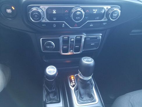 Used 2022 Jeep Wrangler Unlimited Sport AWD/4WD image 21