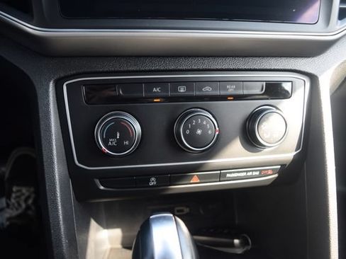 Used 2018 Volkswagen Atlas Launch Edition FWD image 11