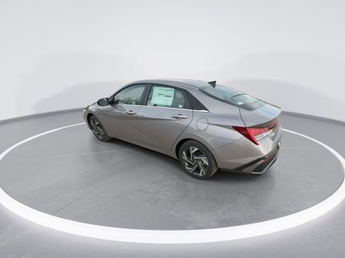 New 2025 Hyundai Elantra Limited image 6