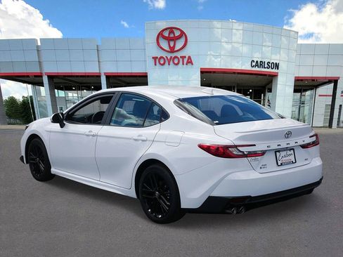Used 2026 Toyota Camry SE AWD/4WD image 6