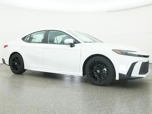 New 2026 Toyota Camry SE image 28