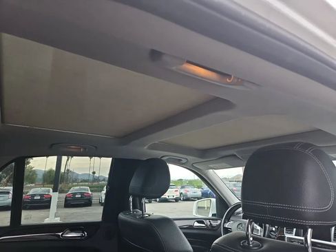 Used 2015 Mercedes-Benz ML 350 2WD w/ Premium 1 Package image 18