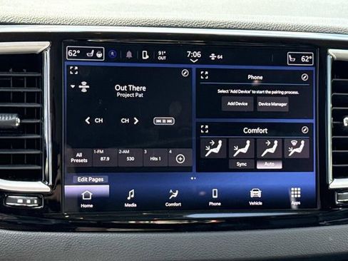 Used 2022 Chrysler Pacifica Touring-L image 19