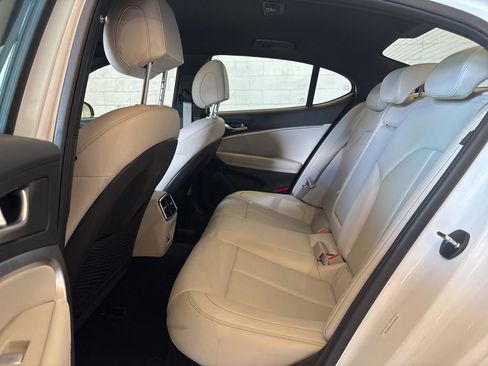 Used 2025 Genesis G70 2.5T RWD image 38