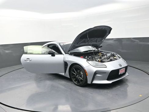 New 2025 Toyota GR86 Premium RWD image 31