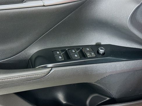 Used 2019 Toyota Camry XLE image 15