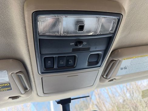 Used 2014 Toyota 4Runner SR5 AWD/4WD image 31