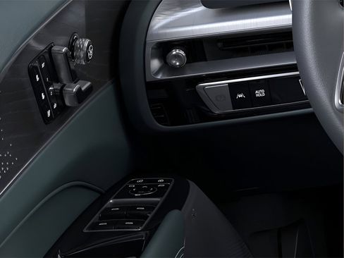 New 2024 Cadillac Lyriq Luxury w/ Nappa Leather Package image 18