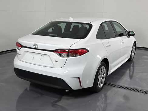 Used 2024 Toyota Corolla LE FWD image 5