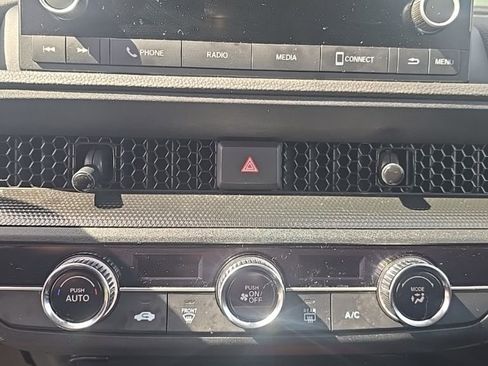 Used 2025 Honda CR-V LX image 7