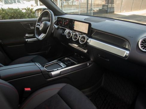 Certified 2025 Mercedes-Benz GLB 250 4MATIC image 35