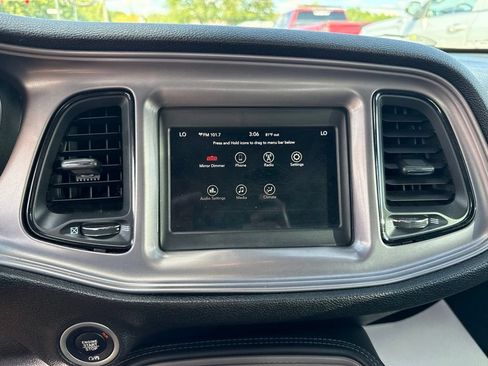Used 2023 Dodge Challenger SXT RWD image 33