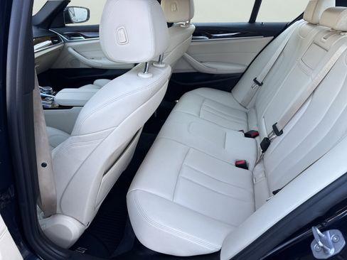 Used 2018 BMW 530i xDrive image 11