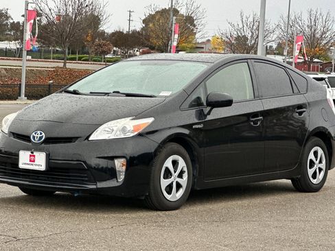 Used 2015 Toyota Prius Three image 8