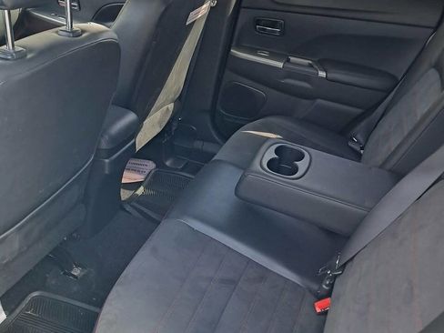 Used 2018 Mitsubishi Outlander Sport SE image 5