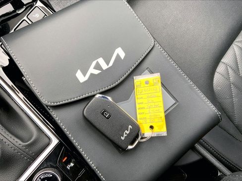 Used 2024 Kia Sportage X-Line w/ X-Line Premium Package AWD/4WD image 12
