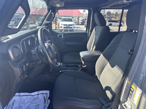 Used 2023 Jeep Wrangler Unlimited w/ Cold Weather Group image 12