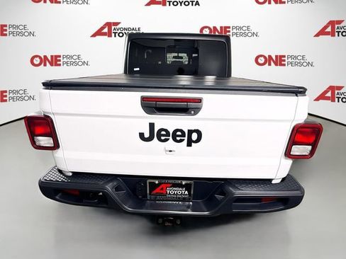 Used 2023 Jeep Gladiator Sport image 6