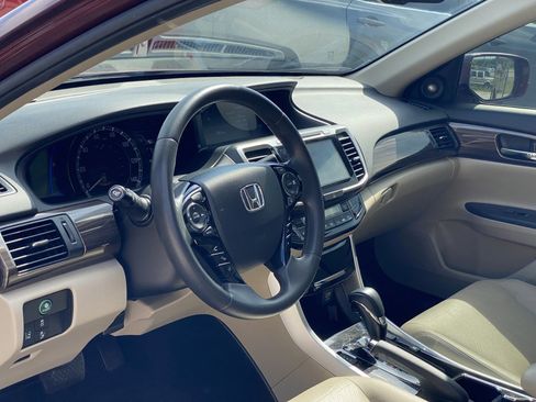 Used 2017 Honda Accord EX-L image 11