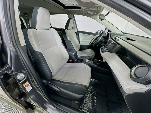 Used 2016 Toyota RAV4 XLE FWD image 32