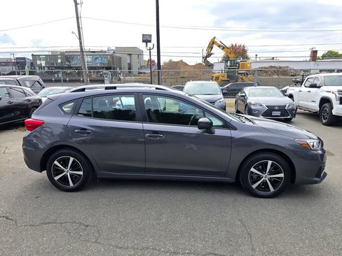 Certified 2022 Subaru Impreza 2.0i Premium AWD/4WD image 3