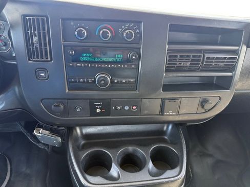 Used 2018 GMC Savana 2500 w/ Driver Convenience Package image 15