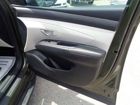 Used 2025 Hyundai Tucson SE FWD image 18