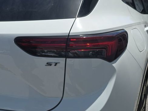 Certified 2022 Buick Envision Preferred FWD image 8