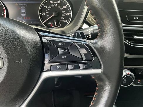Used 2024 Nissan Altima 2.5 SR w/ SR Premium Package FWD image 11