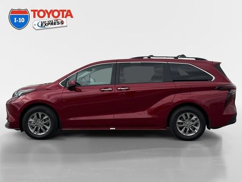 Certified 2026 Toyota Sienna XLE FWD image 2