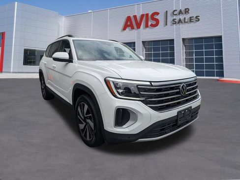 Used 2025 Volkswagen Atlas SE AWD/4WD image 3
