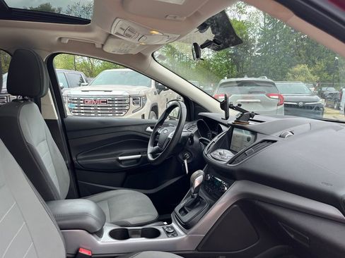 Used 2016 Ford Escape SE w/ Equipment Group 201A AWD/4WD image 33