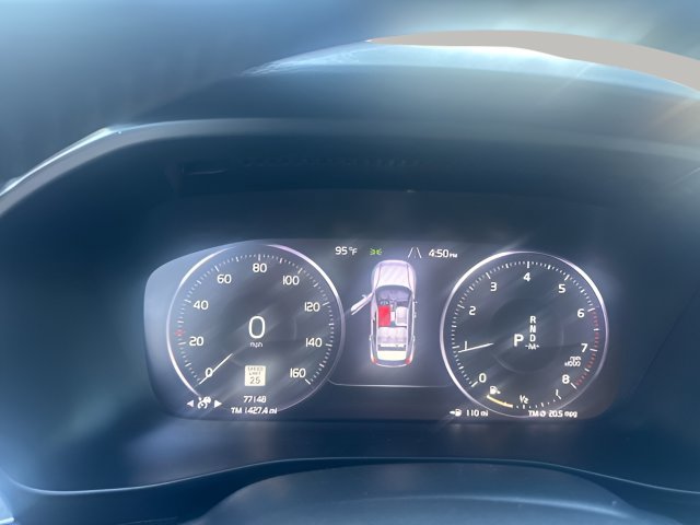 Used 2019 Volvo XC40 T5 Momentum AWD/4WD image 11