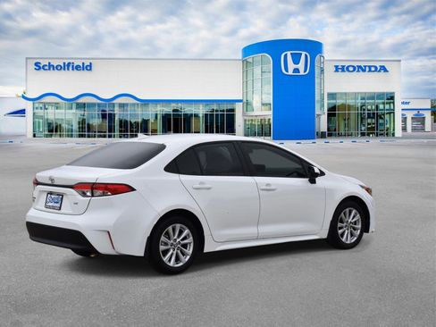 Used 2025 Toyota Corolla LE FWD image 3