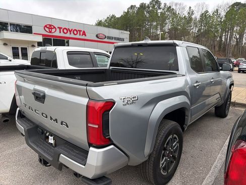 Used 2024 Toyota Tacoma TRD Sport image 3