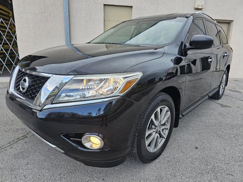 Used 2015 Nissan Pathfinder SV AWD/4WD image 6