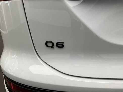 Used 2025 Audi Q6 e-tron Premium Plus w/ Premium Plus AWD/4WD image 15