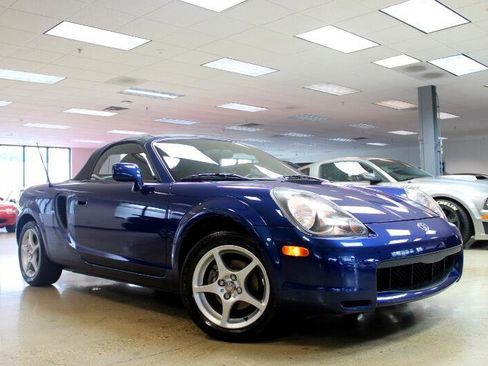 Used 2001 Toyota MR2 image 2