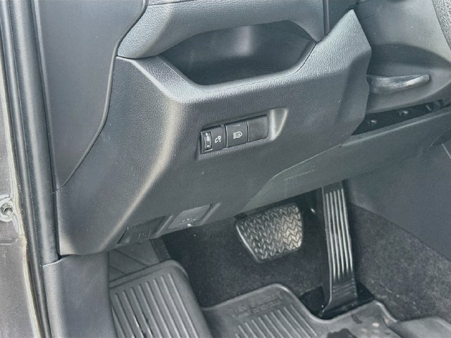 Used 2024 Toyota RAV4 LE AWD/4WD image 10
