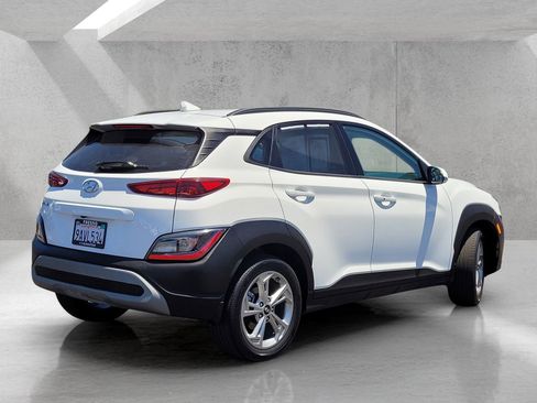 Used 2022 Hyundai Kona SEL w/ Cargo Package FWD image 5