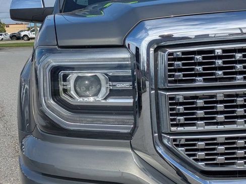 Used 2018 GMC Sierra 1500 Denali w/ Denali Ultimate Package AWD/4WD image 10