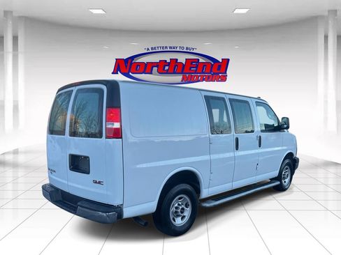 Used 2024 GMC Savana 2500 w/ Driver Convenience Package image 3